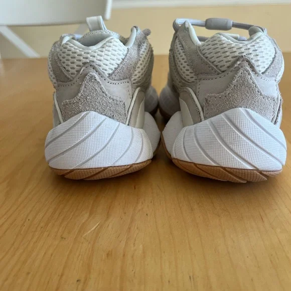 Yeezy 500 Fits Women Size 7